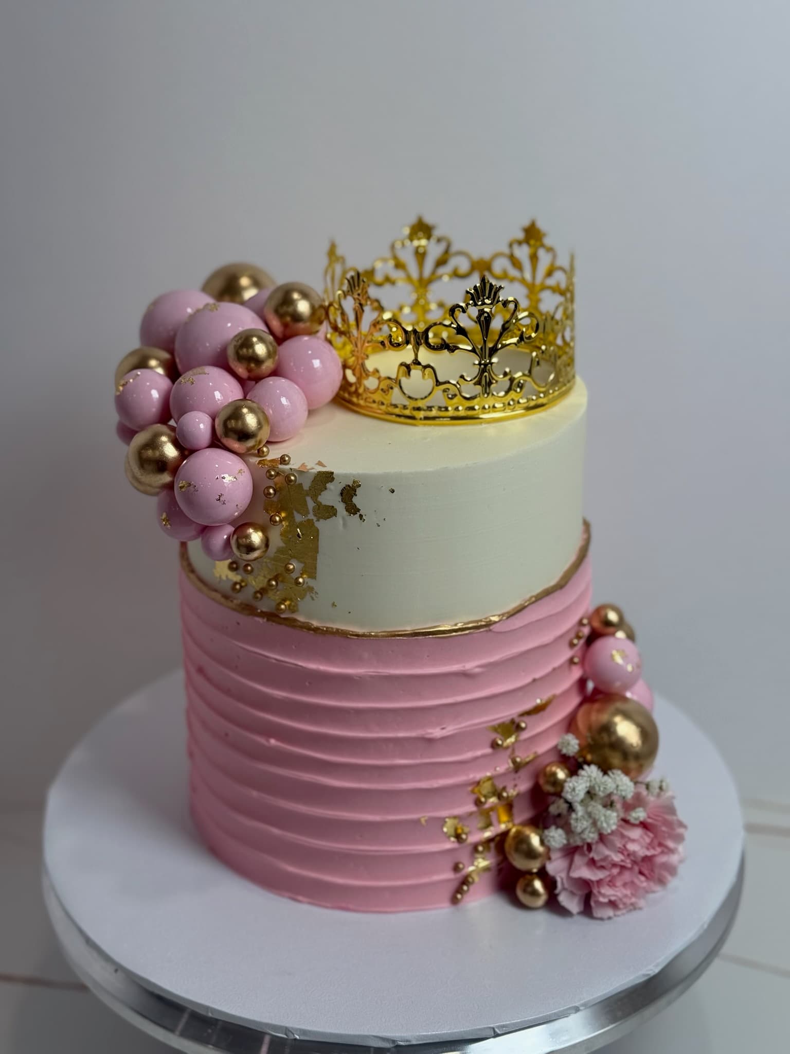 Custom cake by Dolce By Jery