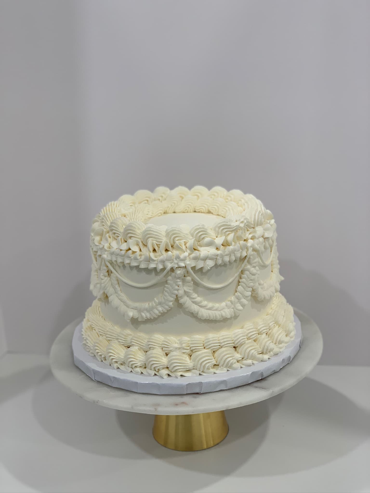 Elegant vintage lambeth two-tier cake