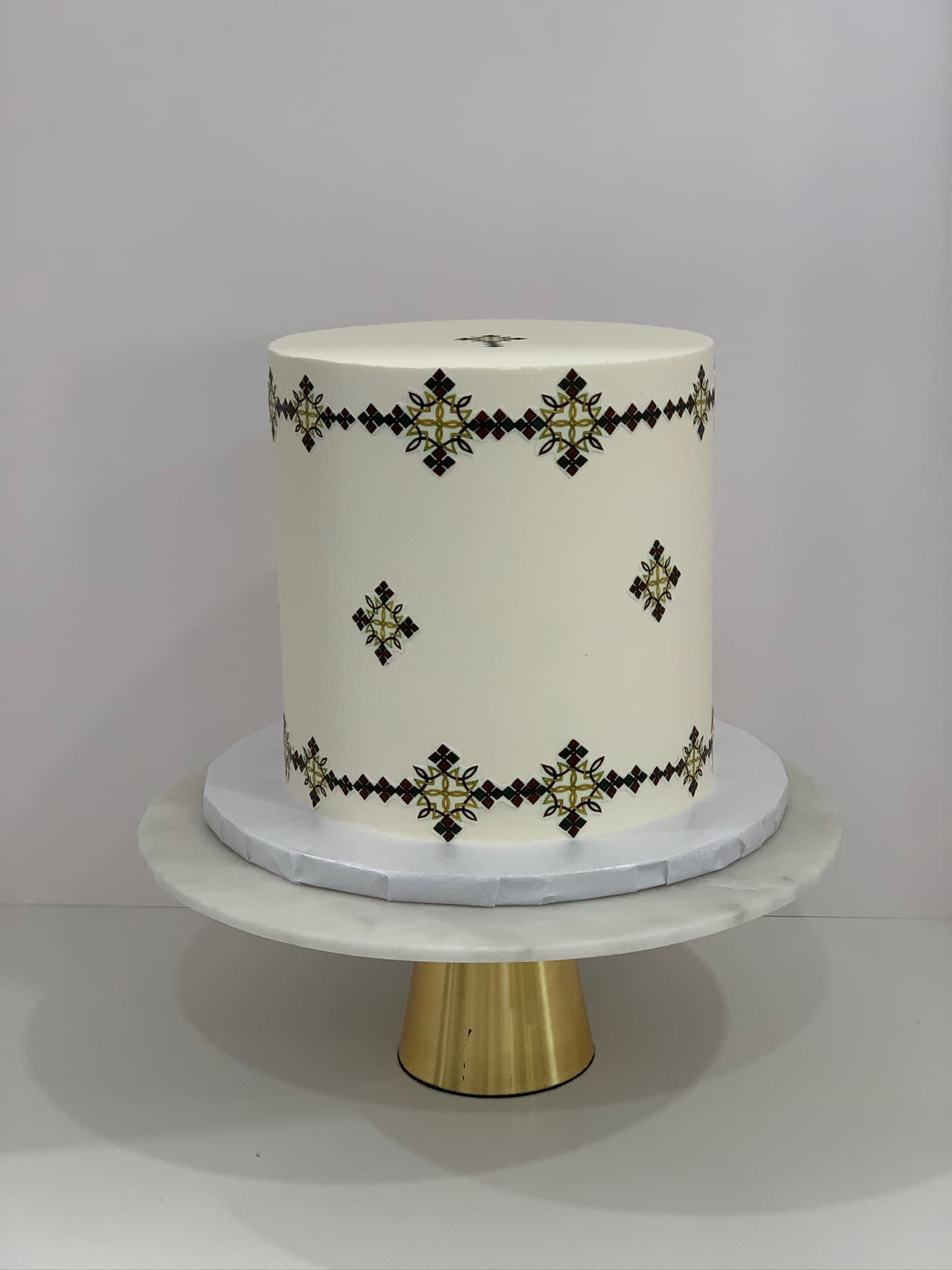 Cross-stitch inspired single tier cake