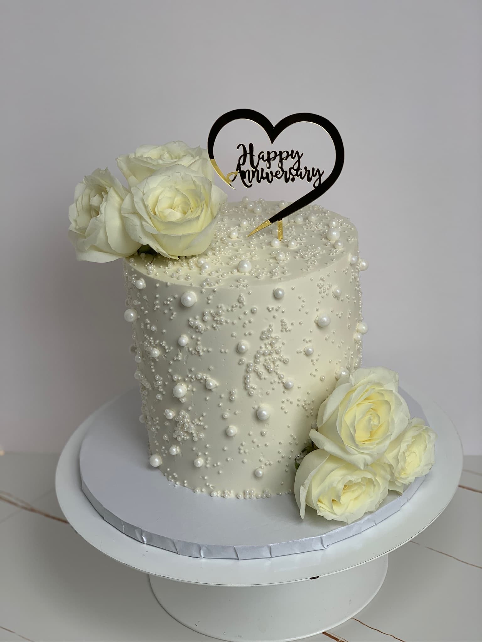 Happy Anniversary pearl single tier cake
